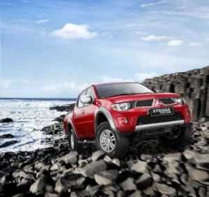 Mitsubishi Strada Triton Raih Penghargaan di Ajang Otomotif Awards 2015