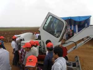 Demo Mini Excavator Takeuchi TB150C di PG Rajawali II, Subang