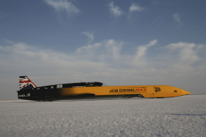 JCB Rayakan 10 Tahun Rekor Dieselmax