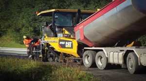 Asphalt Paver AP655F: Hemat Bahan Bakar & Teknologi Canggih