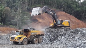 Excavator Volvo EC950 Yang Baru di Tambang Emas Toka Tindung