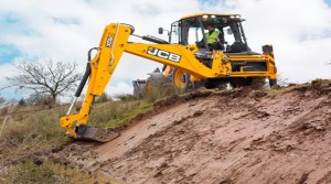 10 Cara Aman Operasikan Alat Berat