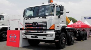 Hino Luncurkan Varian Truk Tambang Transmisi Otomatis