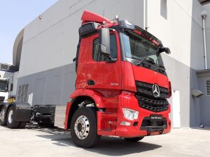 Dua Truk Anyar Mercedes Benz