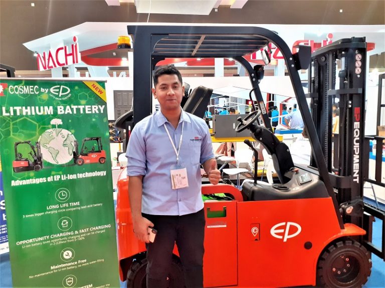 Wijaya Machinery Perkasa Jadi Pionir Forklift Baterai Lithium