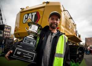 Jaus Neigum Menangkan Global Operator Challenge Caterpillar