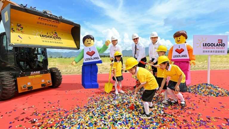 CASE Construction Equipment Dukung LEGOLAND Saat Seremoni Peletakan Batu Pertama di Shenzhen