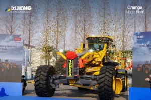 Motor grader tambang XCMG GR5505 dikirim ke Rio Tinto