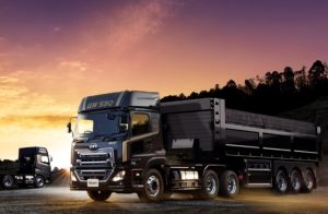 UD Trucks perkenalkan Tractor Head Quon GW 6×4 yang tangguh di Jepang
