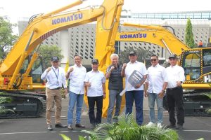 Mengapa KP Mining Tertarik Investasi 15 Excavator Hybrid Komatsu HB365-1?