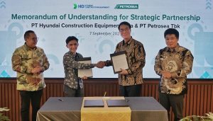 Petrosea Tanda Tangan MoU dengan Hyundai Construction Equipment Asia