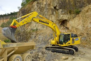 Triwulan I 2024, mayoritas penjualan alat berat United Tractors ke sektor pertambangan