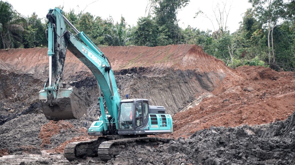 Penggalian Yang Kuat Dengan Excavator Kobelco SK520XDLC-10