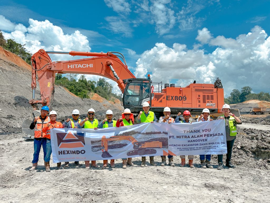 Hexindo Serahkan Excavator Hitachi Terbaru ZX890LCH-7G kepada PT Mitra Alam Persada
