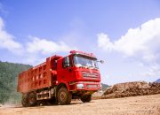 Mengapa Smelter Nikel Indonesia Terancam Defisit Bahan Baku?