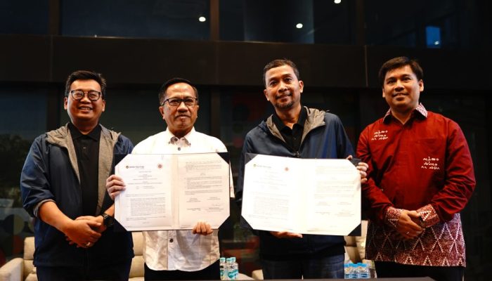 UT dan UGM Perkuat Kemitraan Strategis Hadapi Kemajuan Industri