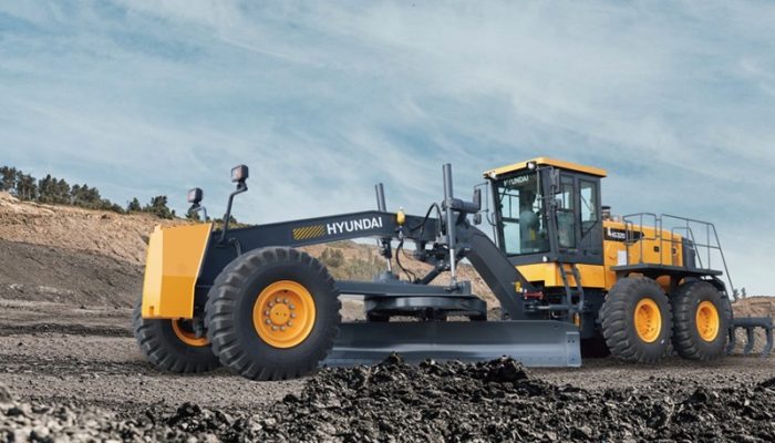 HYUNDAI HG320, Motor Grader Tangguh & Ergonomis untuk Merawat Jalan Tambang