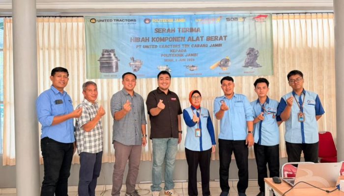 UT Hibahkan Komponen Alat Berat kepada Politeknik Jambi