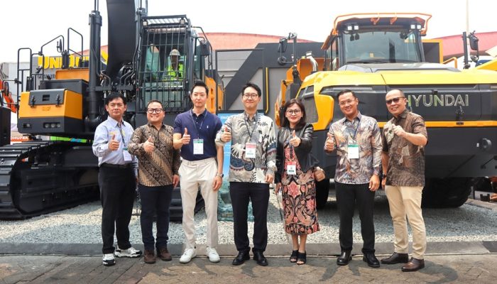 Hyundai Luncurkan Excavator HX800L & ADT HA45HD